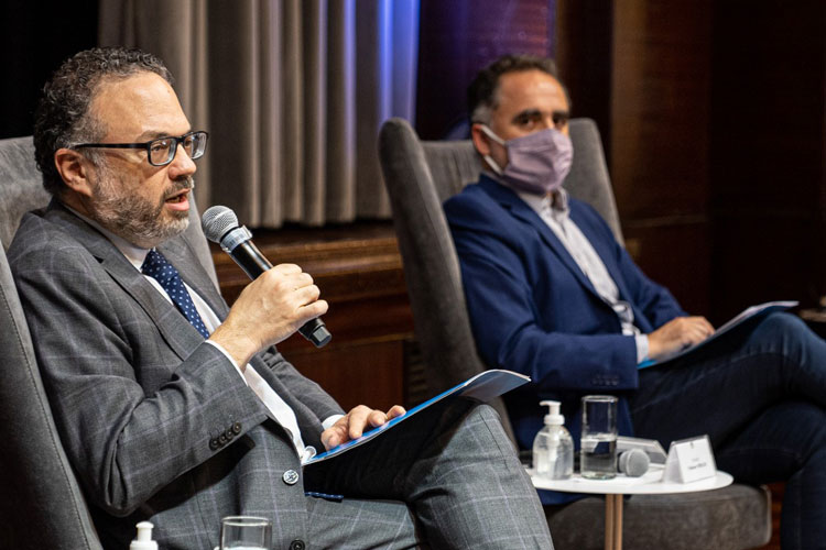 Matías Kulfas, ministro de Desarrollo Productivo, y Nahum Mirad, Vocal del Directorio del INAES. Crédito: INAES Matías Kulfas, ministro de Desarrollo Productivo, y Nahum Mirad, Vocal del Directorio del INAES. Crédito: INAES