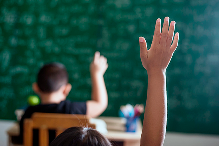 Creando conciencia continúa con la producción de útiles escolares reciclados. Creando conciencia continúa con la producción de útiles escolares reciclados.