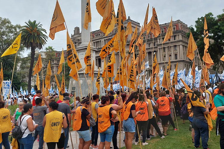La CNCT participó de la marcha a Tribunales. Crédito: CNCT La CNCT participó de la marcha a Tribunales. Crédito: CNCT