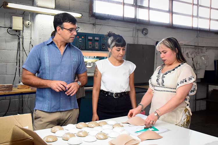 Roig visitó la Cooperativa Perlea